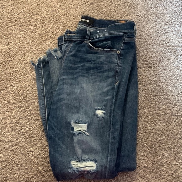 Express Skinny Ankle distressed pants